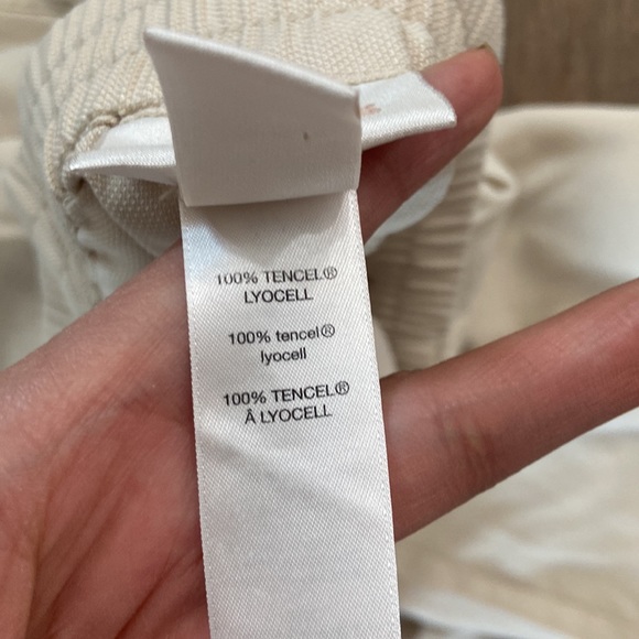 Chico’s ankle cargo neutral pants, size 1 - Picture 6 of 6